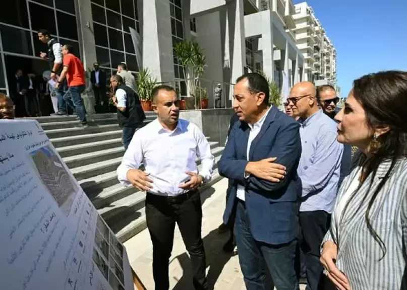 رئيس الوزراء يتفقد طريق البوليفارد والمركز التكنولوجي لهيئة المجتمعات العمرانية ومنطقة الأبراج الشاطئية
