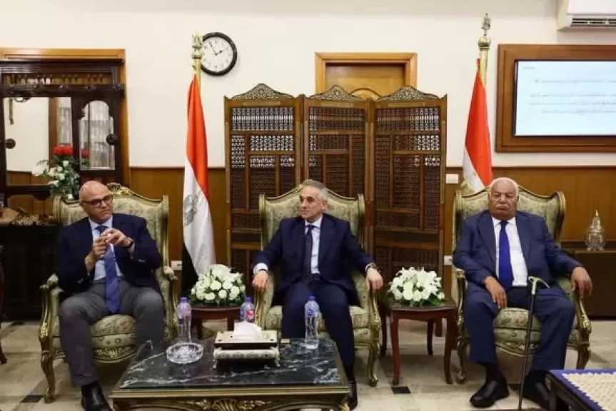 وزير العدل يلتقي قضاة وأعضاء النيابة العامة بالإسكندرية ويكرِّم المتميزين