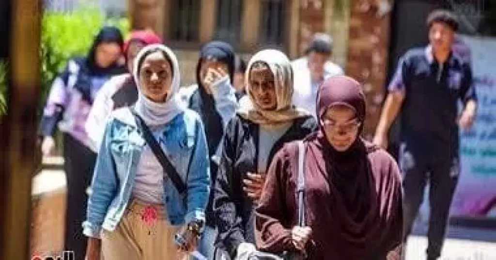 انتهاء امتحان الرياضيات التطبيقية للثانوية العامة
