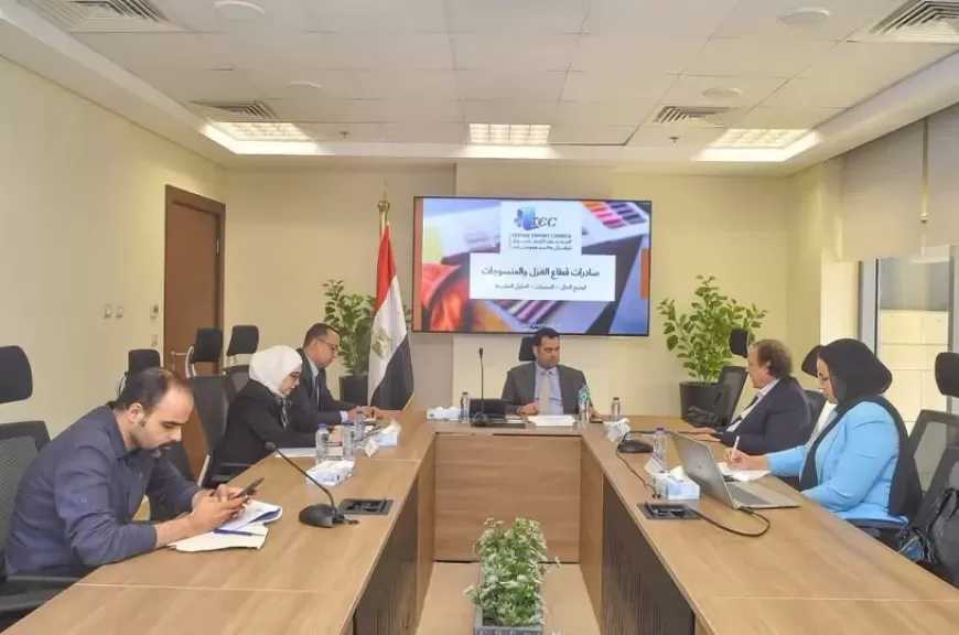 حاتم النواوي: الصناعات النسيجية من القطاعات الاستراتيجية الداعمة للصادرات المصرية