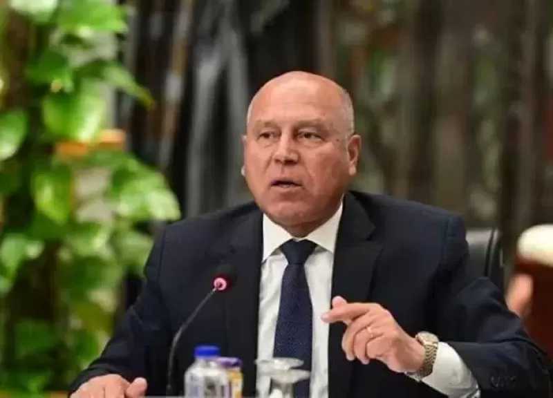 وزير النقل يستعرض إجراءات حل مشكلة الازدحام المروري على كوبري أكتوبر