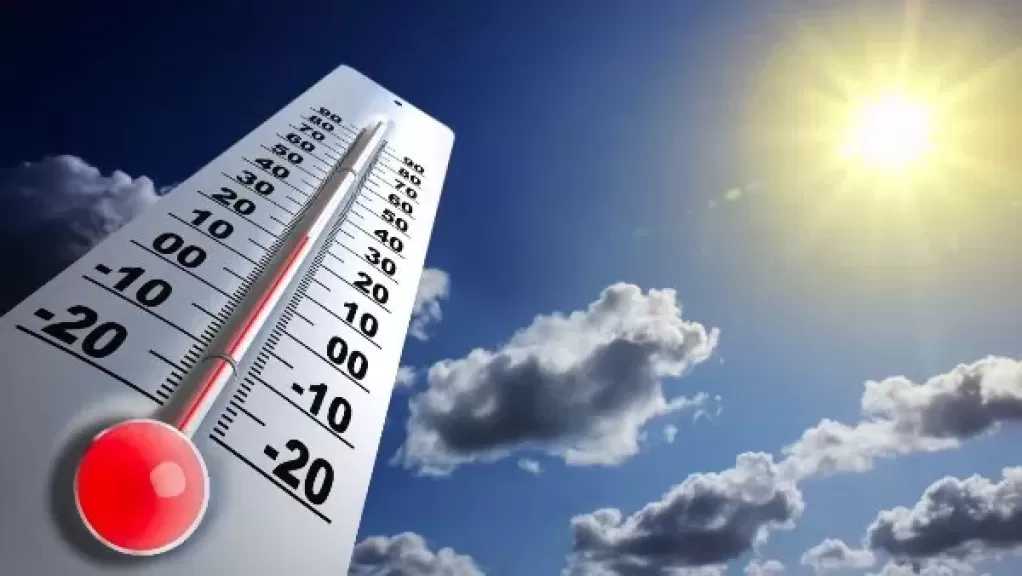 الأرصاد : طقس شديد الحرارة رطب غدًا.. والعظمى بالقاهرة 36
