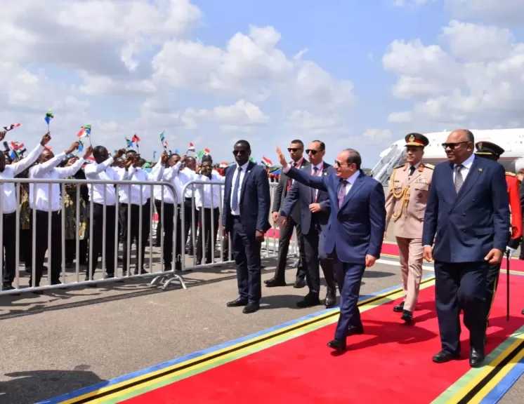 المتحدث الرئاسي ينشر صور وصول الرئيس السيسي إلى مطار جوليوس نيريري الدولي بمدينة دار السلام