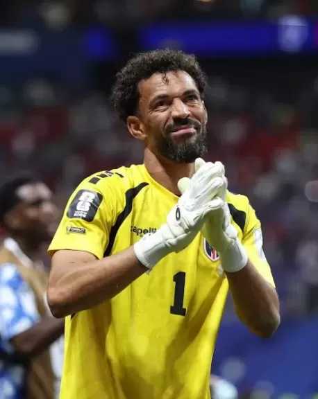 فوزينيا حارس الرأس الأخضر يواصل رحلة البحث عن تحدٍ جديد بعد المونديال