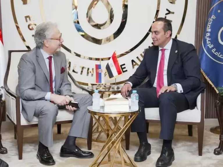 رئيس الرعاية الصحية يبحث مع سفير صربيا تعزيز التعاون في التحول الرقمي والذكاء الاصطناعي والتصنيع الدوائي