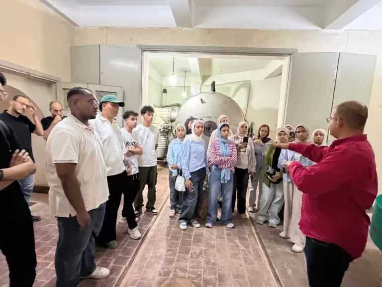 جامعة القاهرة الأهلية تنظم زيارة علمية لطلاب القطاع الصحي إلى مرصد القطامية
