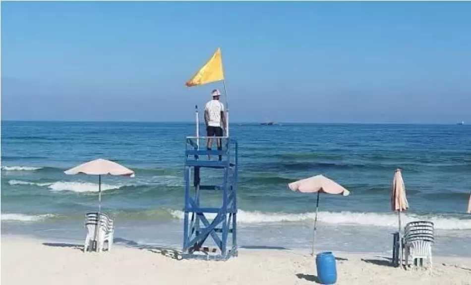 حالة البحر وشواطئ الإسكندرية اليوم.. رايات خضراء شرقا وصفراء بالعجمي