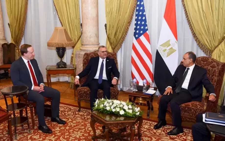 وزير الخارجية يبحث مع كبير مستشاري ترامب للشئون العربية والإفريقية التطورات الإقليمية