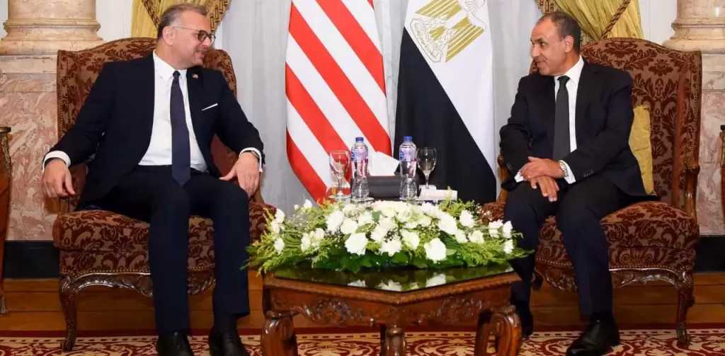 وزير الخارجية يؤكد أهمية الالتزام بقواعد القانون الدولي الحاكمة لاستخدام الموارد المائية العابرة للحدود