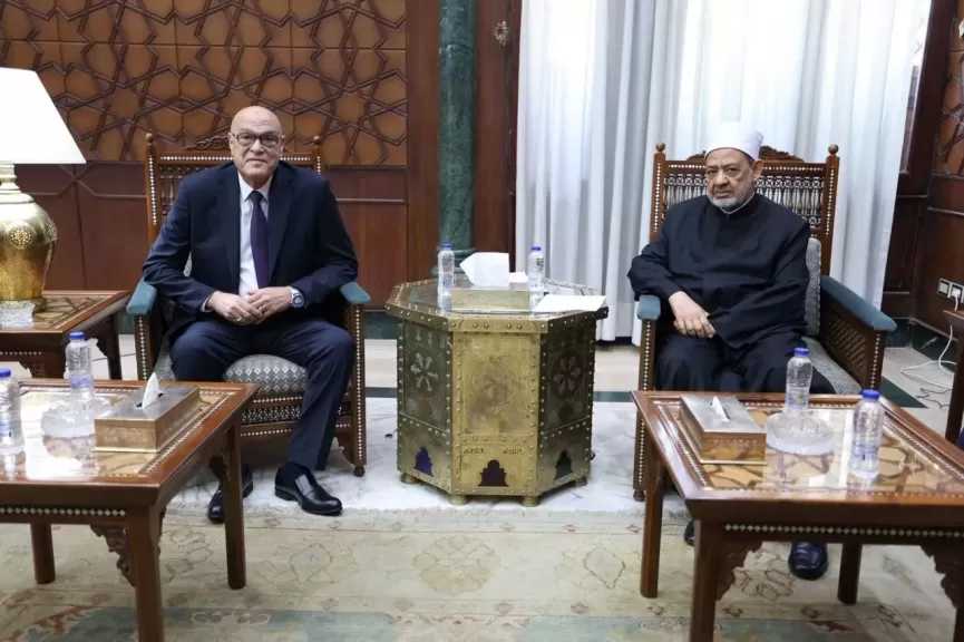 شيخ الأزهر يستقبل رئيس هيئة قضايا الدولة ويهنئه بمنصبه الجديد