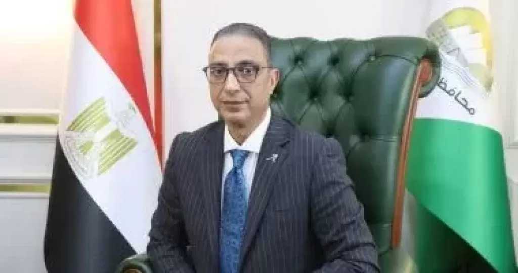 محافظ الجيزة يوجه بغلق مخازن فرز المخلفات والخردة المخالفة بطريق المنصورية