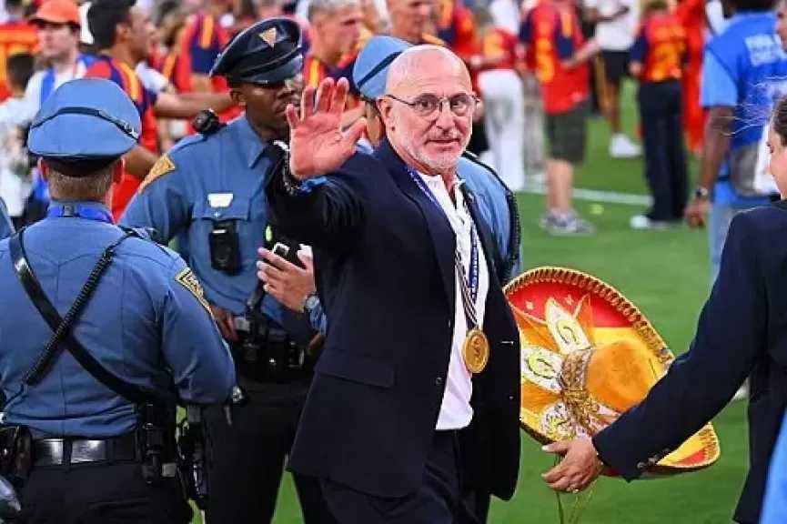 دي لا فوينتي أكبر مدرب يتوج بكأس العالم