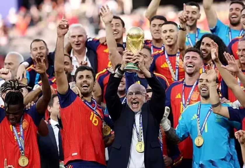 دي لا فوينتي: تحقيق كأس العالم حلم 47 مليون إسباني