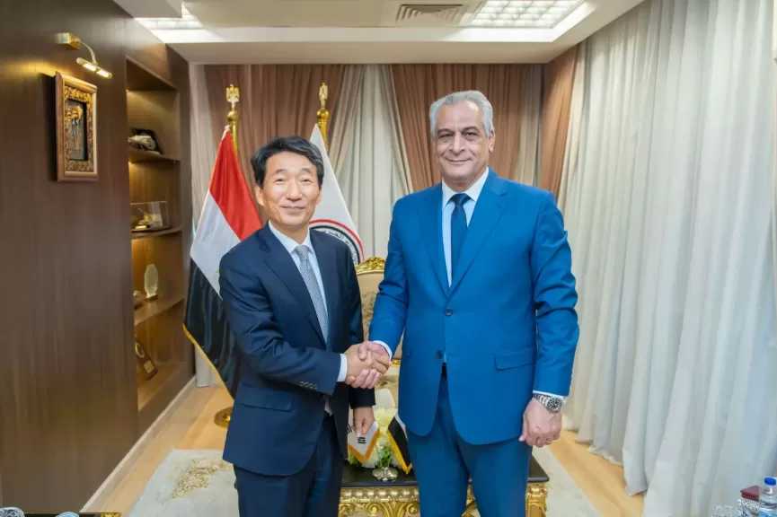 وزير الإنتاج الحربي يبحث مع سفير كوريا الجنوبية التعاون المشترك في مجالات التصنيع