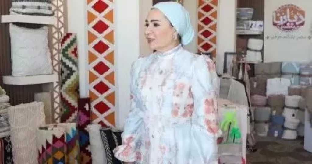 السيدة انتصار السيسى تصطحب قرينة رئيس الجبل الأسود فى جولة بمعرض ديارنا بالعلمين