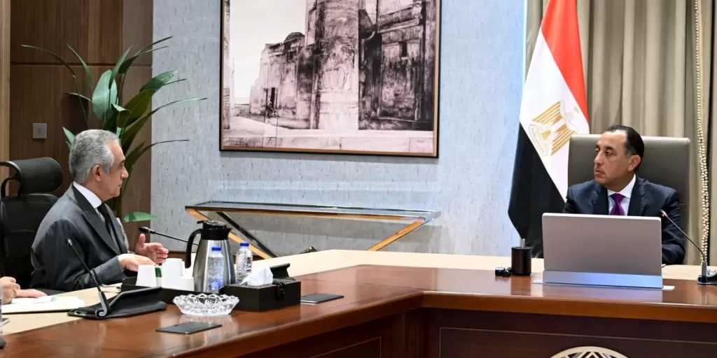 رئيس الوزراء يتابع آخر مستجدات تطوير خدمات الشهر العقاري والتوثيق