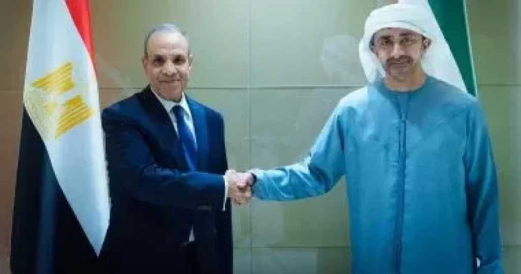 وزير الخارجية يبحث مع نظيره الإماراتي تعزيز العلاقات الثنائية ومتابعة مستجدات الأوضاع الإقليمية