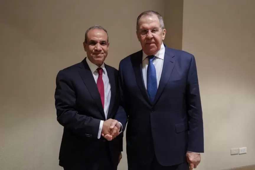 وزير الخارجية يلتقي نظيره الروسي على هامش الاجتماع الوزاري لمنظمة الآسيان