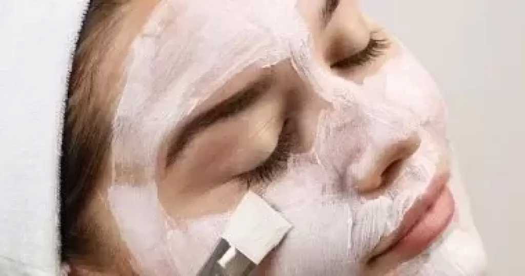 استخدام كريم تسلخات الأطفال للوجه.. تريند تجميل جديد يثير الجدل
