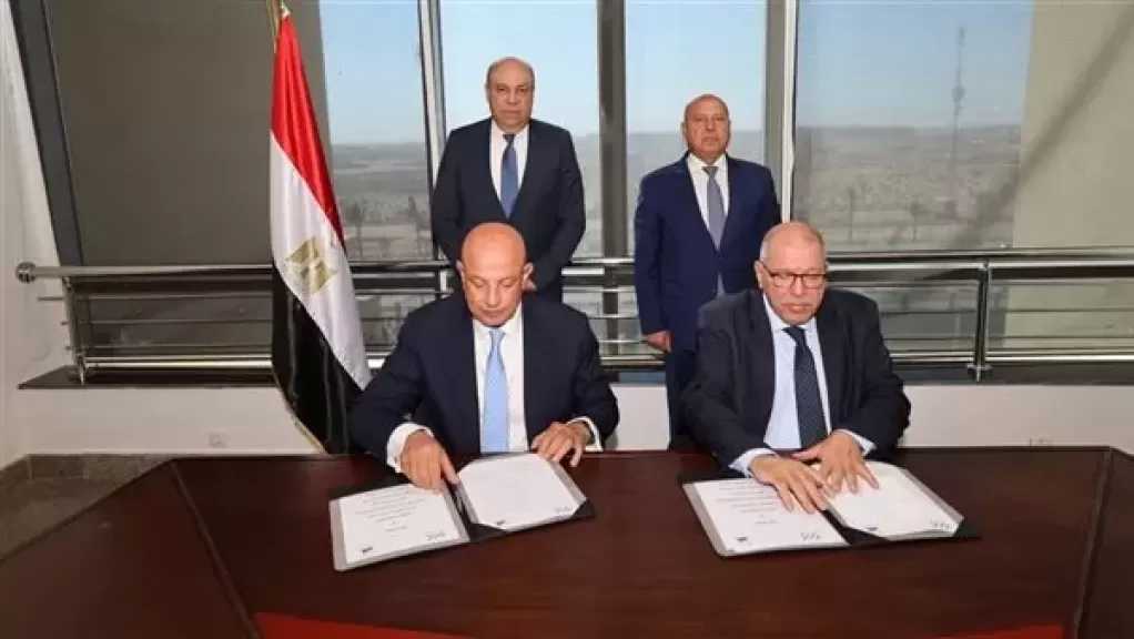 وزيرا النقل والطيران يشهدان توقيع بروتوكول تعاون لتطوير ورفع كفاءة المطارات المصرية