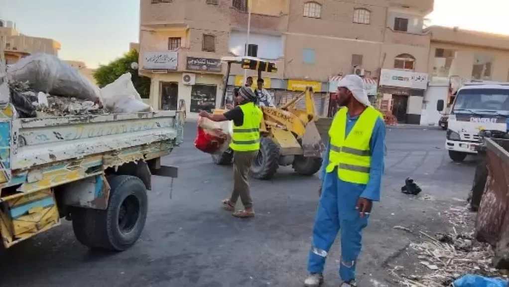 رئيس مدينة رأس غارب: استمرار حملات النظافة ورفع المخلفات لتحسين المظهر الحضاري