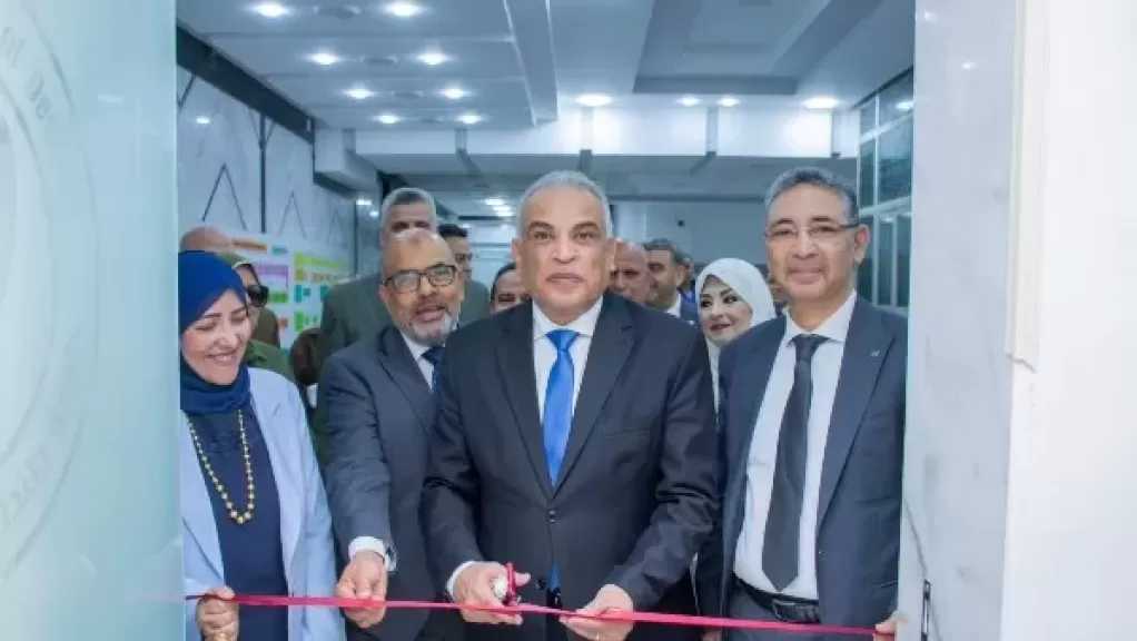 رئيس جامعة طنطا يفتتح معملا رقميا لطب الأسنان وعيادة للدراسات العليا