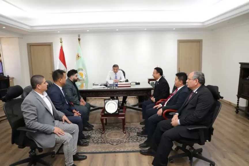 وزير الزراعة يبحث مع ممثلي”نيو هوب” الصينية التوسع في الاستثمارات وصناعة الأعلاف