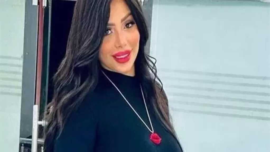 إحالة الراقصة حورية وصديقتها بتهمة التعدي علي أطباء مستشفي بالشيخ زايد إلى المحاكمة