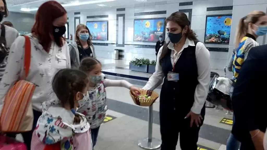 مطار الغردقة يستقبل 137 رحلة دولية اليوم في ذروة الحركة السياحية