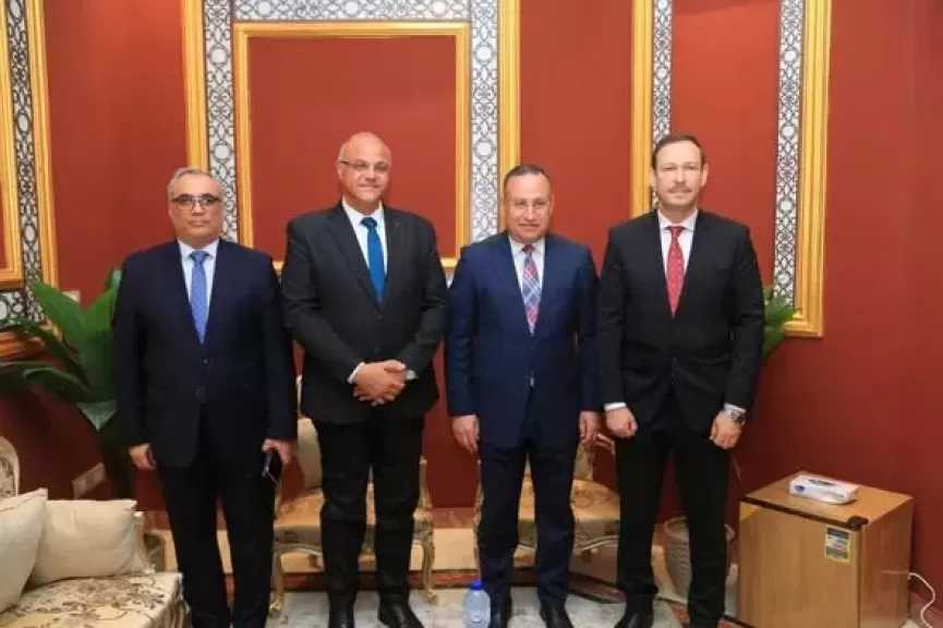 وزير التعليم العالى والقائم بأعمال وزير الثقافة ومحافظ الإسكندرية فى ”الملك لير”