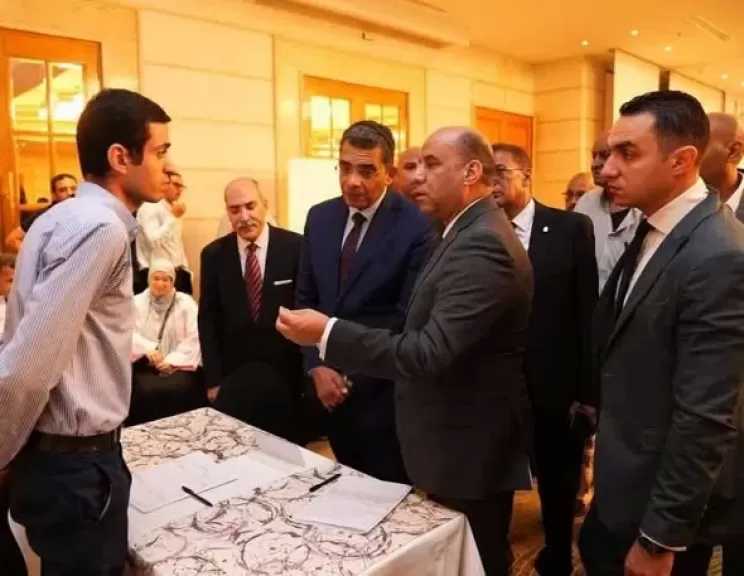 وزير العمل ومحافظ البحر الأحمر يفتتحان ملتقى التوظيف بالغردقة لتوفير 1198 فرصة عمل