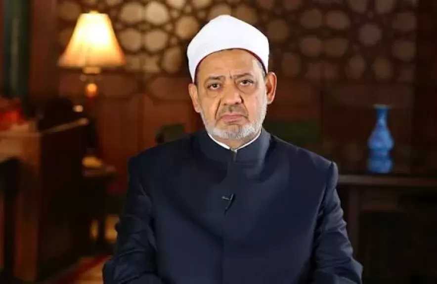 شيخ الأزهر يهنئ أوائل الثانوية الأزهرية هاتفيا.. ويؤكد: وطنكم يعقد عليكم الآمال