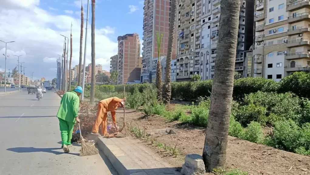 محافظ بني سويف يصدر قرارًا بتعديل مواعيد عمال النظافة لمواجهة الموجة الحارة