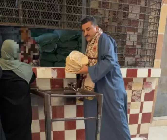 البحيرة.. مدير الرقابة التموينية بكفر الدوار يتنكر بالجلباب الصعيدي لضبط مخالفات المخابز