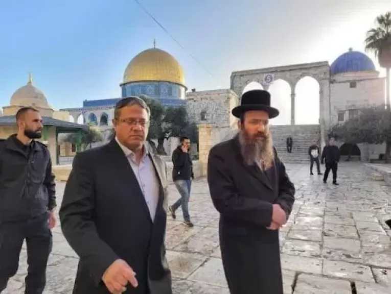 اللجنة الملكية لشئون القدس: اقتحام الأقصى يقوض فرص السلام ويدفع المنطقة نحو التوتر