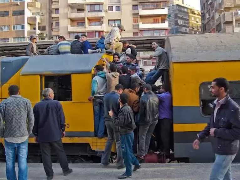 ​حملات توعوية لتعديل السلوكيات وتأمين حركة القطارات