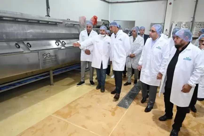 وزير الصناعة يتفقد 4 مصانع للصناعات الغذائية والهندسية والملابس الجاهزة بالمنطقة الصناعية الثانية بالإسماعيلية