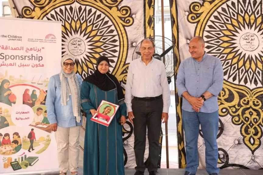 محافظ المنيا يسلم 80 شابًا تمويلات بـ 650 ألف جنيه لإطلاق مشروعات صغيرة.. صور