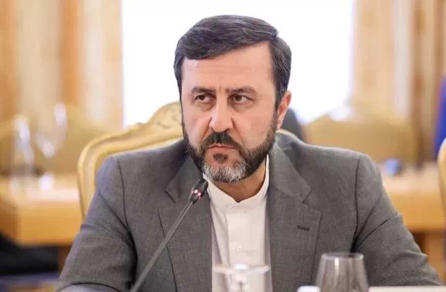 وزير الخارجية الإيراني: هجوم زيلينسكي على سفينة إيرانية لن يمر دون رد