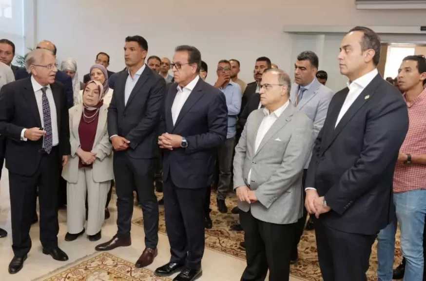 رئيس هيئة الدواء المصرية يشارك في زيارة تفقدية إلى مصنع «إيبيكو 3» للمستحضرات الحيوية بمدينة العاشر من رمضان