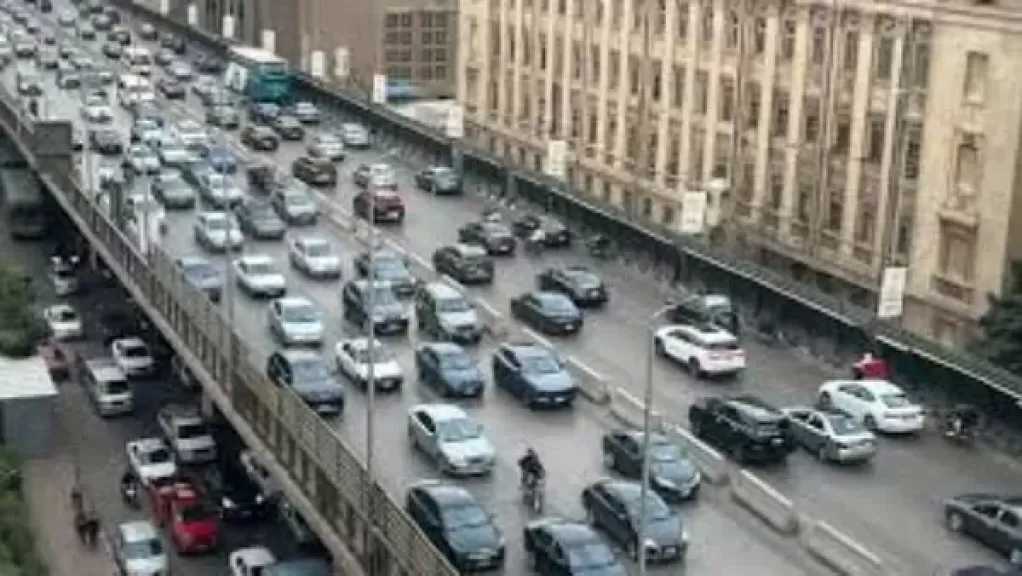 كثافات مرورية متحركة بالقاهرة والجيزة صباح اليوم الإثنين