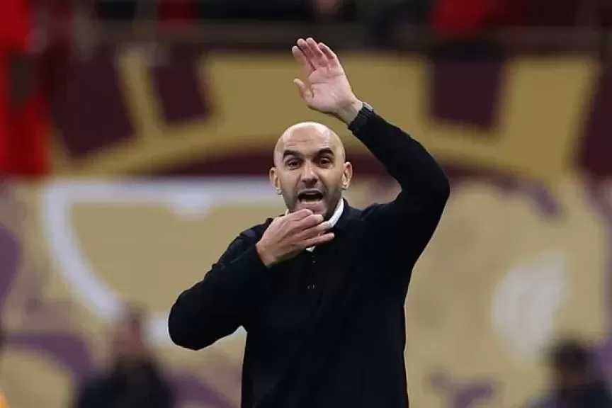 تقارير: الركراكي مرشح لتدريب منتخب العراق حال رحيل أرنولد
