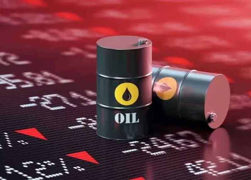 أسعار النفط تهبط 5% بعد تعليق الهجمات الأمريكية على إيران