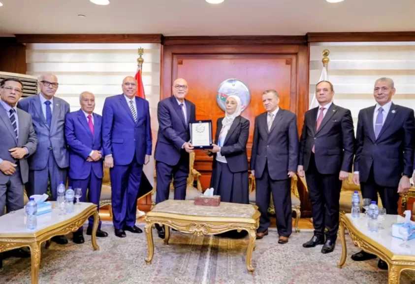 «لتقديم التهنئة لها».. رئيسة النيابة الإدارية تستقبل رئيس هيئة قضايا الدولة