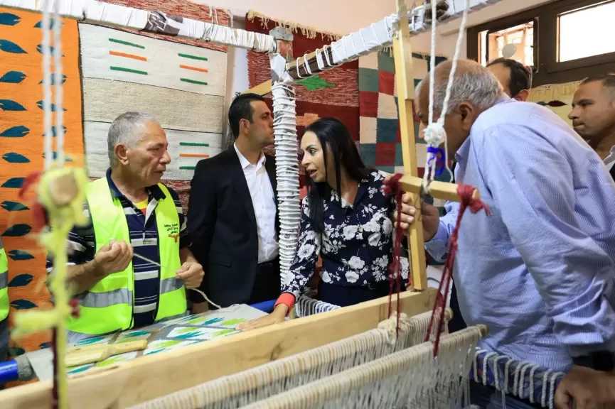 التضامن توجه بالتعاقد على المنتجات الحرفية لمتعافي مركز العزيمة بمطروح
