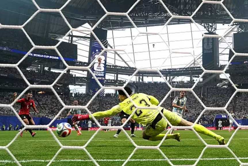 FIFA يحتفي بمصطفى شوبير بعد تألقه في المونديال