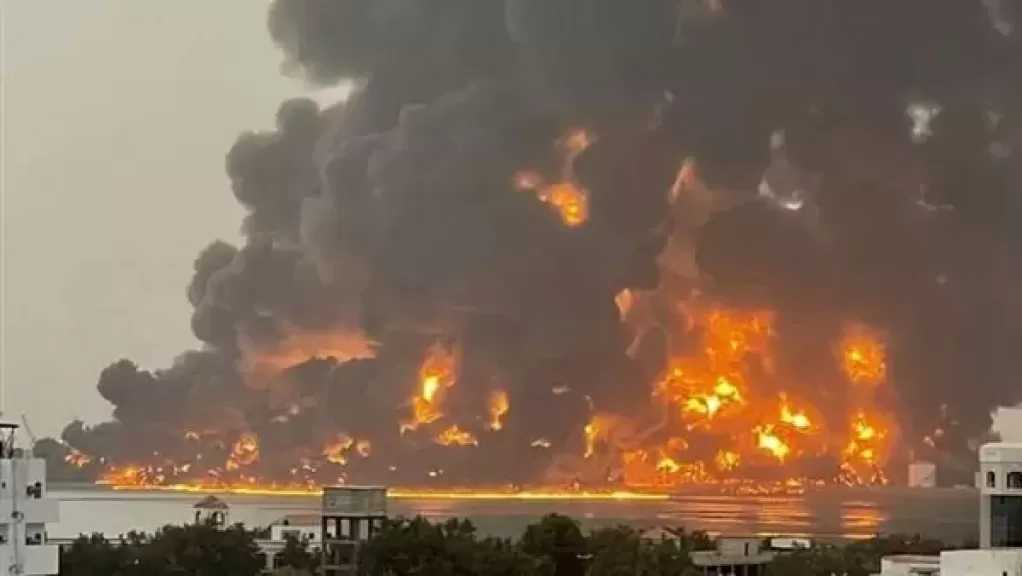 إعلام يمني: الحكومة تنفذ ضربات صاروخية تستهدف مواقع وتجمعات تابعة للحوثيين