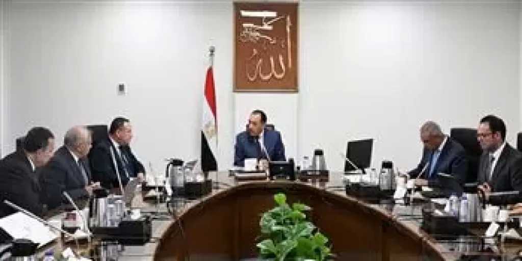 رئيس الوزراء يُتابع جهود تطوير منظومة التعليم على أساس الجدارة والتميز