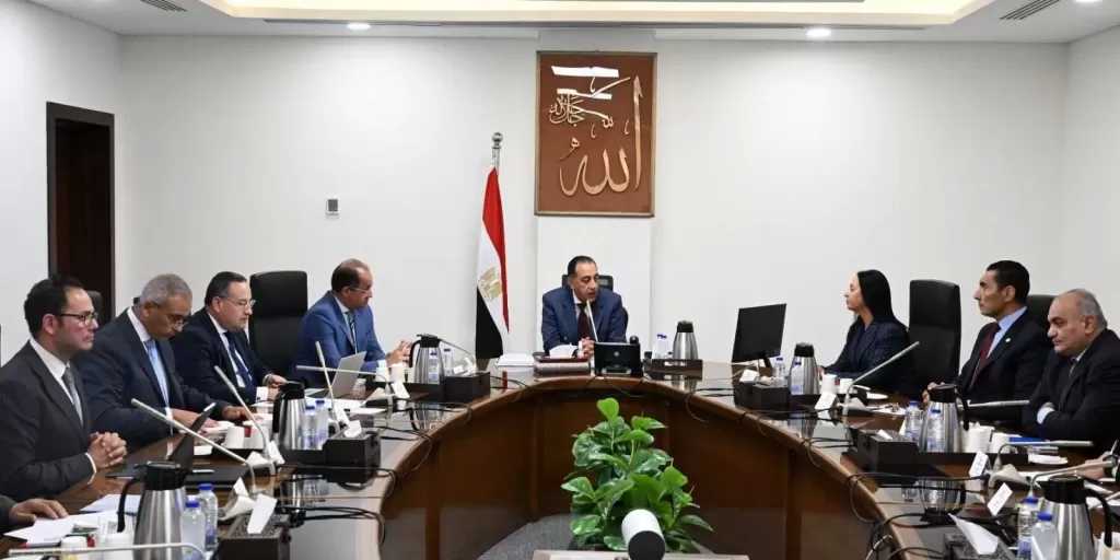 رئيس الوزراء يستعرض عددًا من المقترحات للبرنامج الوطني لاكتشاف ورعاية الموهوبين