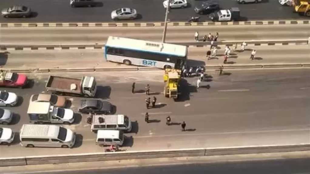 شركة الأتوبيس الترددي تكشف تفاصيل حادث الخصوص: السائق أنقذ أسرة من الدهس